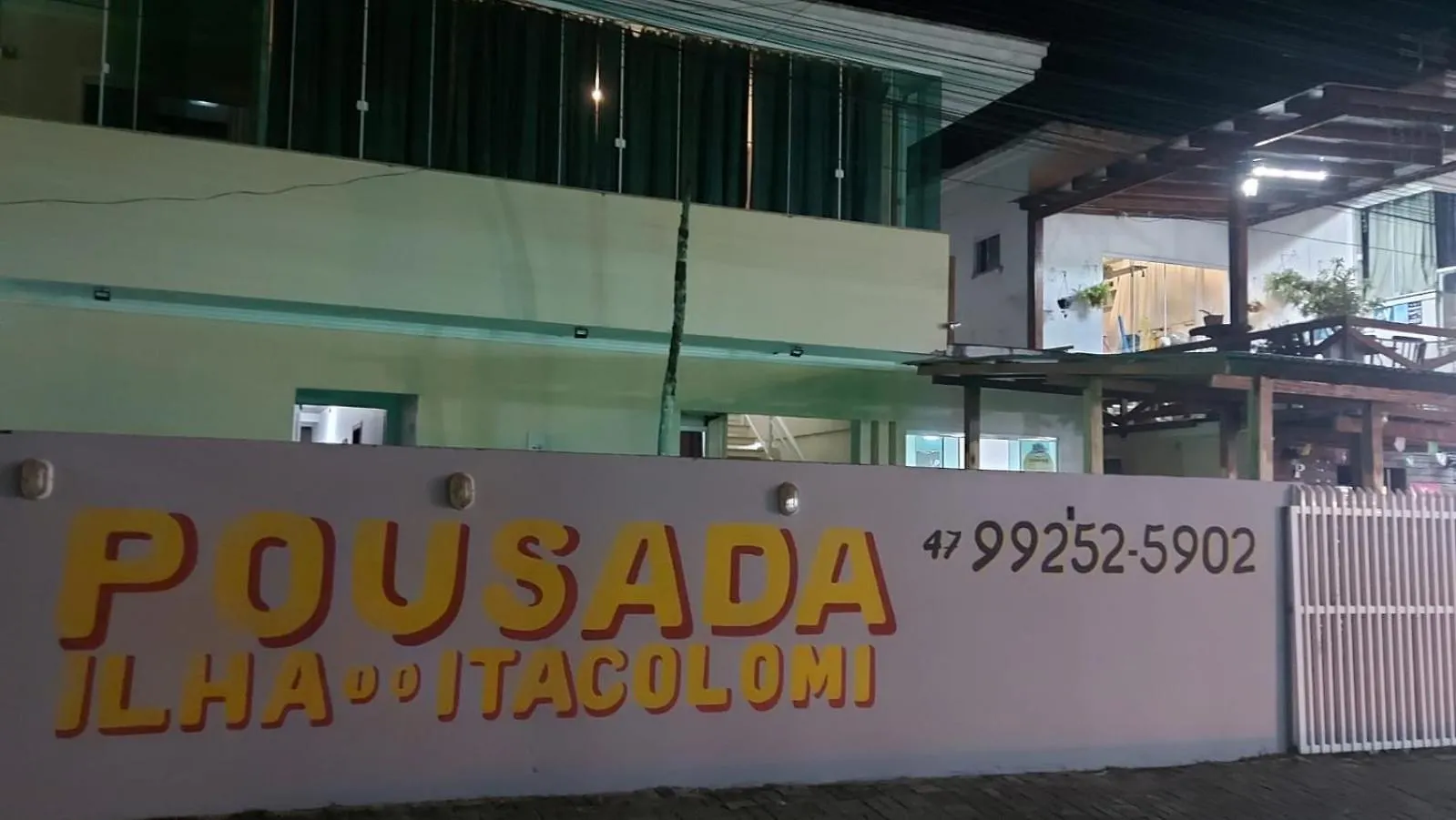 פנייה Pousada Ilha Do Itacolomi Com Piscina 2Km Do Beto Carrero
